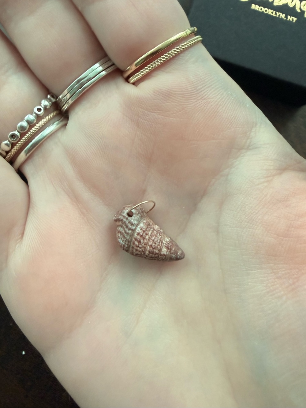 Catbird Carved Shell Charm - Picture 3 of 3